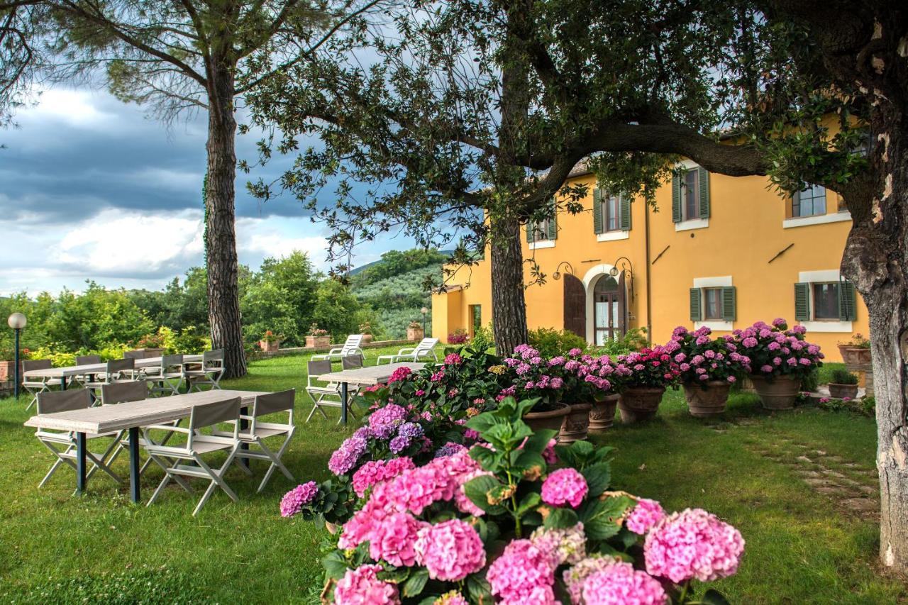 Casa Dei Lecci Lägenhet Foligno Exteriör bild