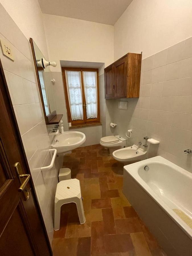 Casa Dei Lecci Lägenhet Foligno Exteriör bild