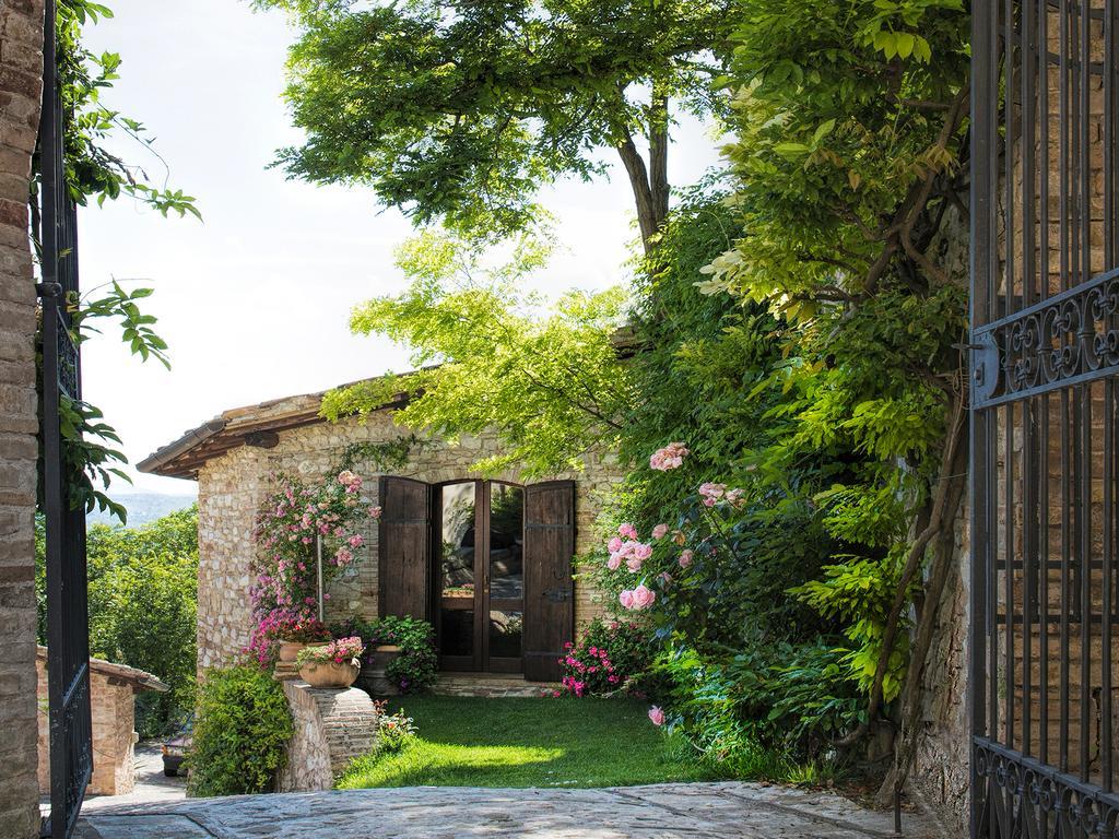 Casa Dei Lecci Lägenhet Foligno Exteriör bild