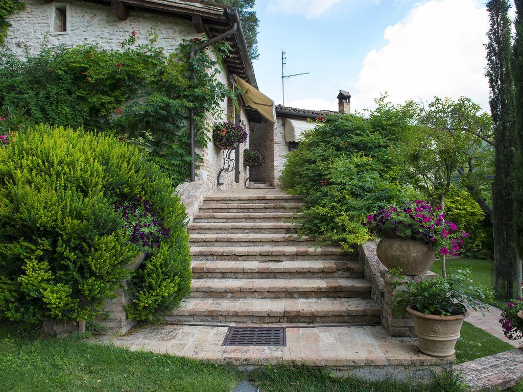 Casa Dei Lecci Lägenhet Foligno Exteriör bild