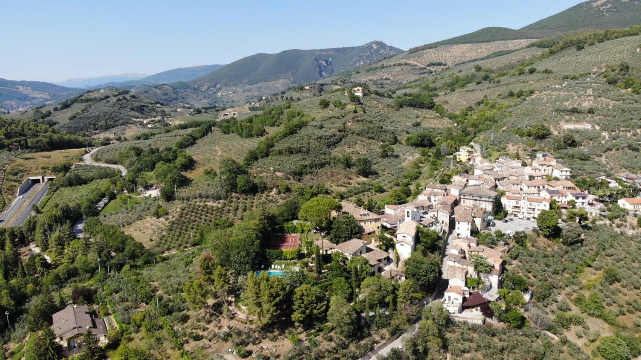 Casa Dei Lecci Lägenhet Foligno Exteriör bild